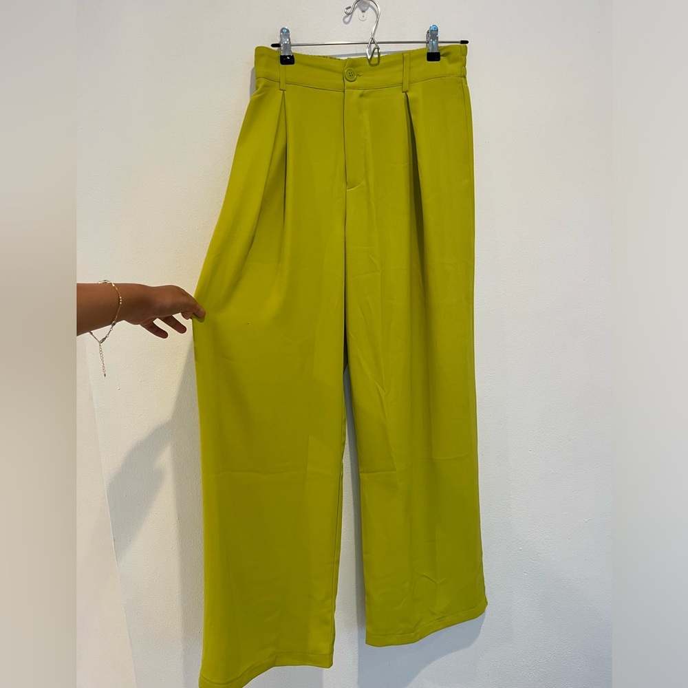 Haute Monde Women’s Green Wide Leg Pants Size Medium